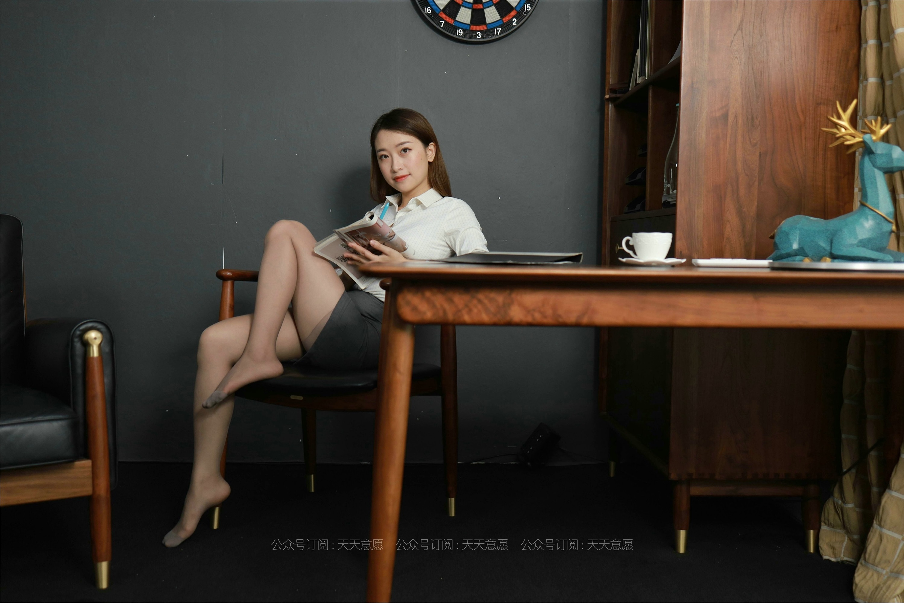 IESS异思趣向  2021.08.08 丝享家883：小婕《美女开例会》